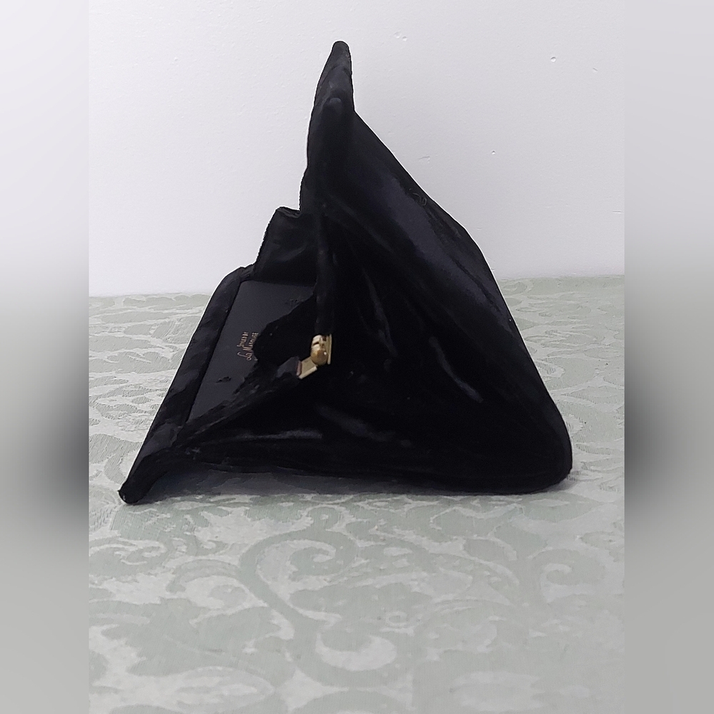 La Marquise, Black Velvet, Internal Hinge Clutch/Purse, LA Marquise Handbag Co
